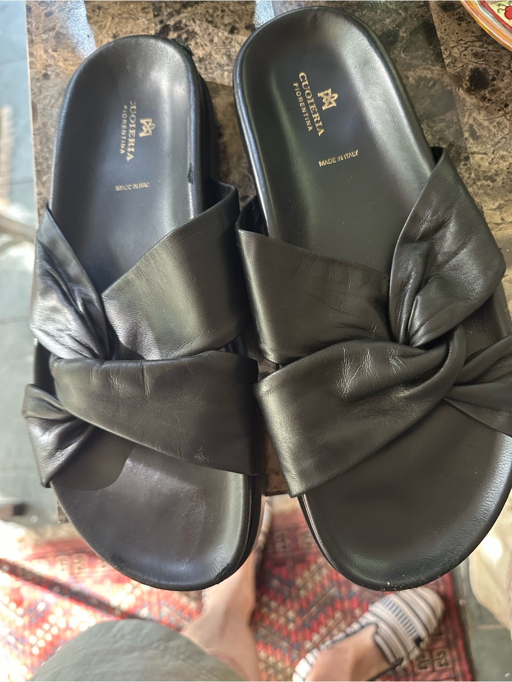 Tod's Black Leather Twist Slide Sandals